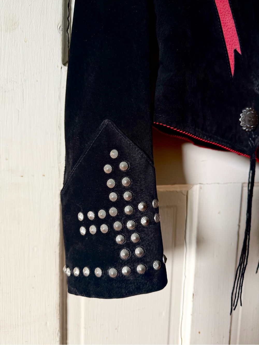 Vintage Pioneer Wear USA Black Suede Western Jacket Red Arrow Concho Studded M - Picture 3 of 8